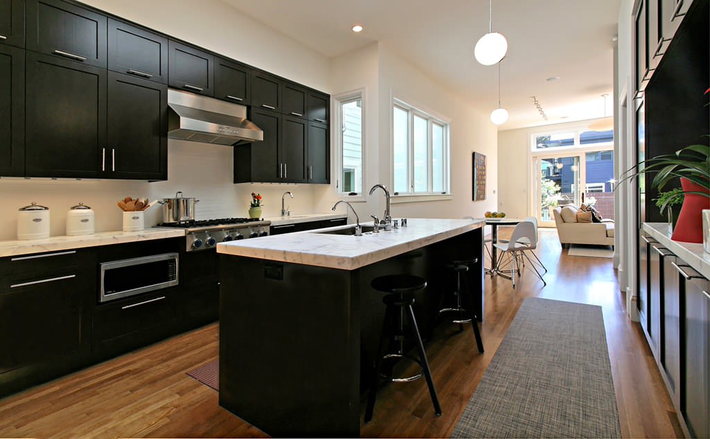 High Contrast with Black & White Kitchens